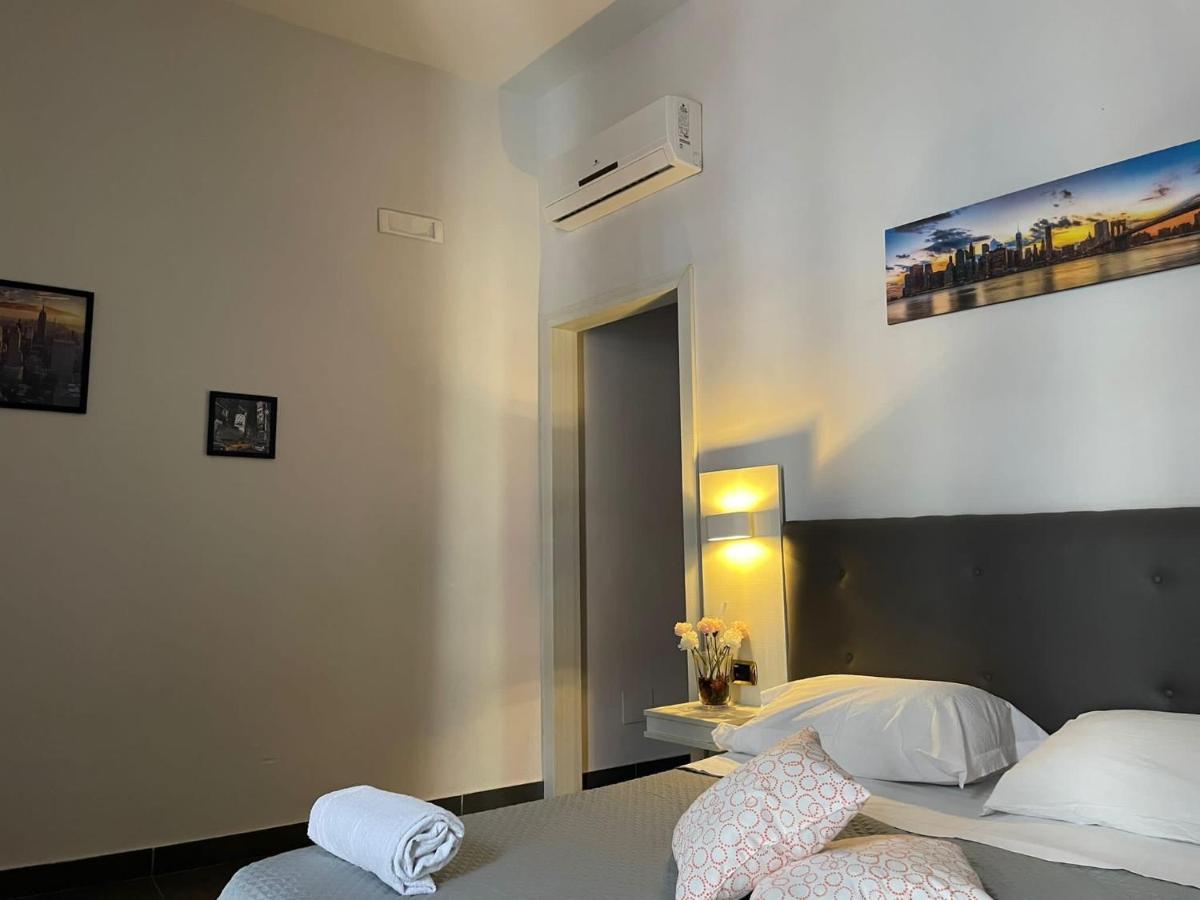 Hotel Porta A Porta * Naples